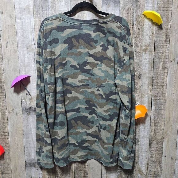 Obey Propoganda Vertical Camo T-Shirt - Picture 4 of 6